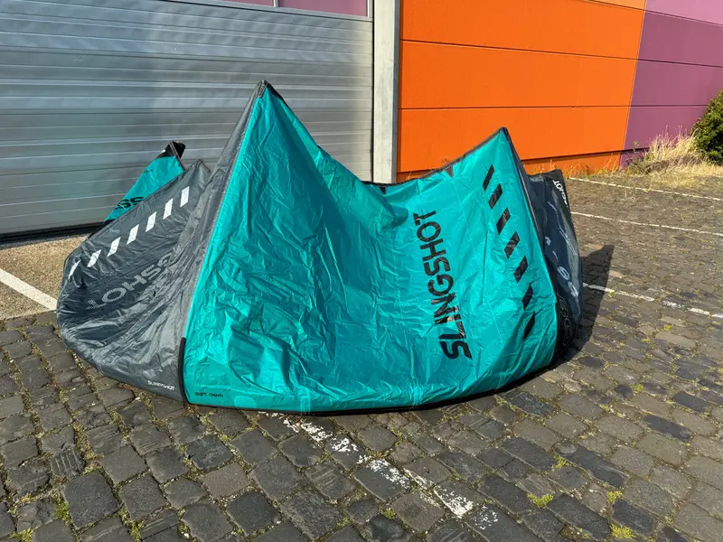 8qm Used Kite Slingshot SST V7 blau