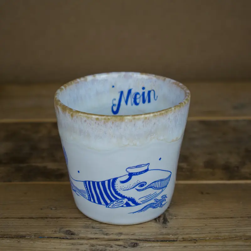Ahoi Marie Lungo Cup 0,21l sand - Portugiesischer Keramik Becher Wal