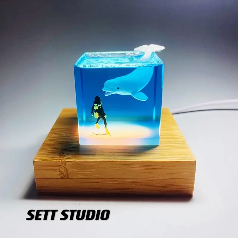 Beluga LED Lamp