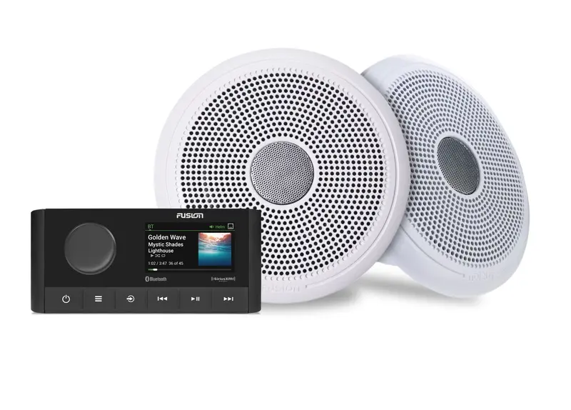 Fusion MS-RA210 Bordradio-Set mit 6,5-Lautsprecherpaar XS-Serie