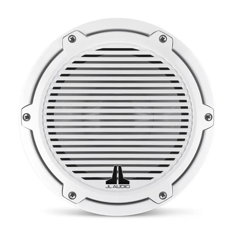 JL Audio M6 Marine-Subwoofer – sattes Bass-Fundament für die Yacht, mit weißem Sport-Grill
