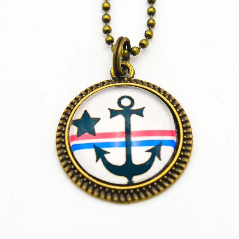 Kette mit Anker und Stern und Fassung Bronze