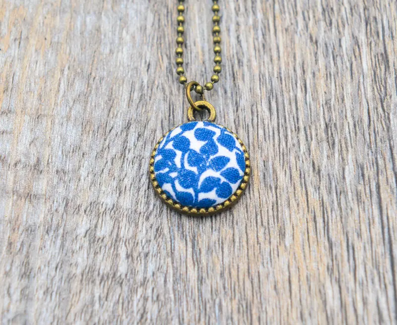 Kette mit Anker und Stoff in Türkis