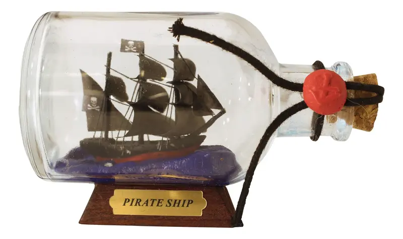 Kleines Flaschenschiff- Buddelschiff Piratenschiff- Schiff in Flasche- nautisch- maritime Dekoration