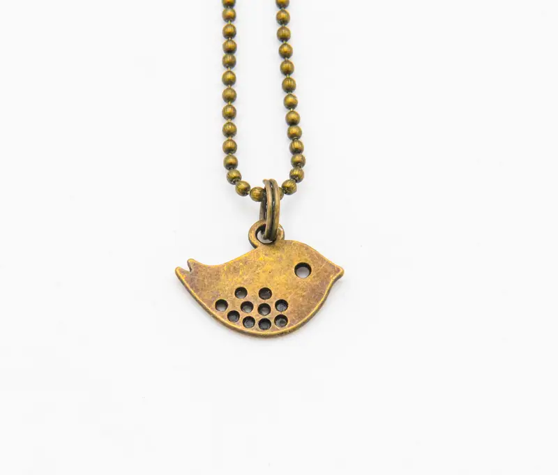 Kugelkette mit kleinem Vögelchen-Anhänger in Bronze