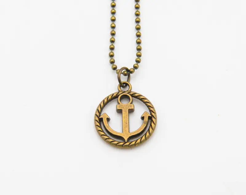 Maritime Kette mit Anker im Kreis Tau in bronze