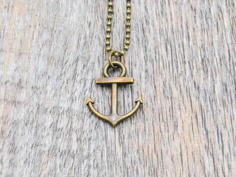 Maritime Kette mit Anker in Bronze
