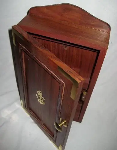 Maritimer Schlüsselkasten- Ankermotiv aus Holz und Messing