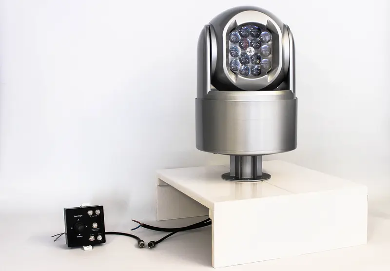 MRS-1500 LED Suchscheinwerfer 12/24V DC Kabelauslass unten