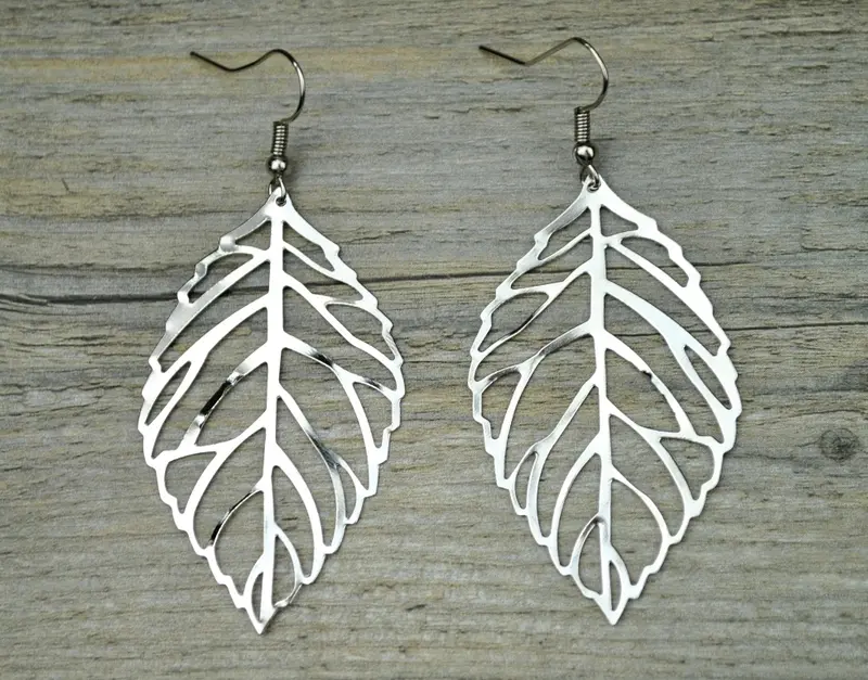 Ohrringe mit Blatt Silber