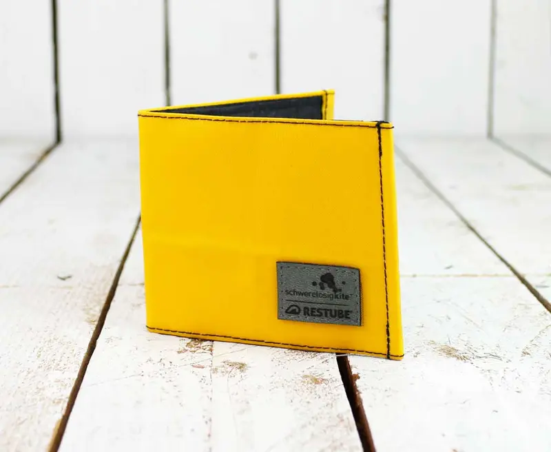 RESTUBE x Schwerelosigkite WALLET