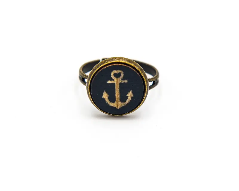 Ring mit Anker aus Holz Farbe Schwarz in Bronze 12mm