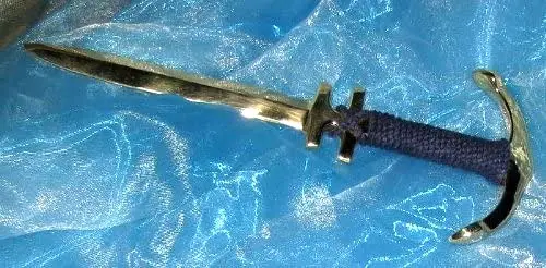 Schöner Brieföffner- Messing- Griff mit Tau