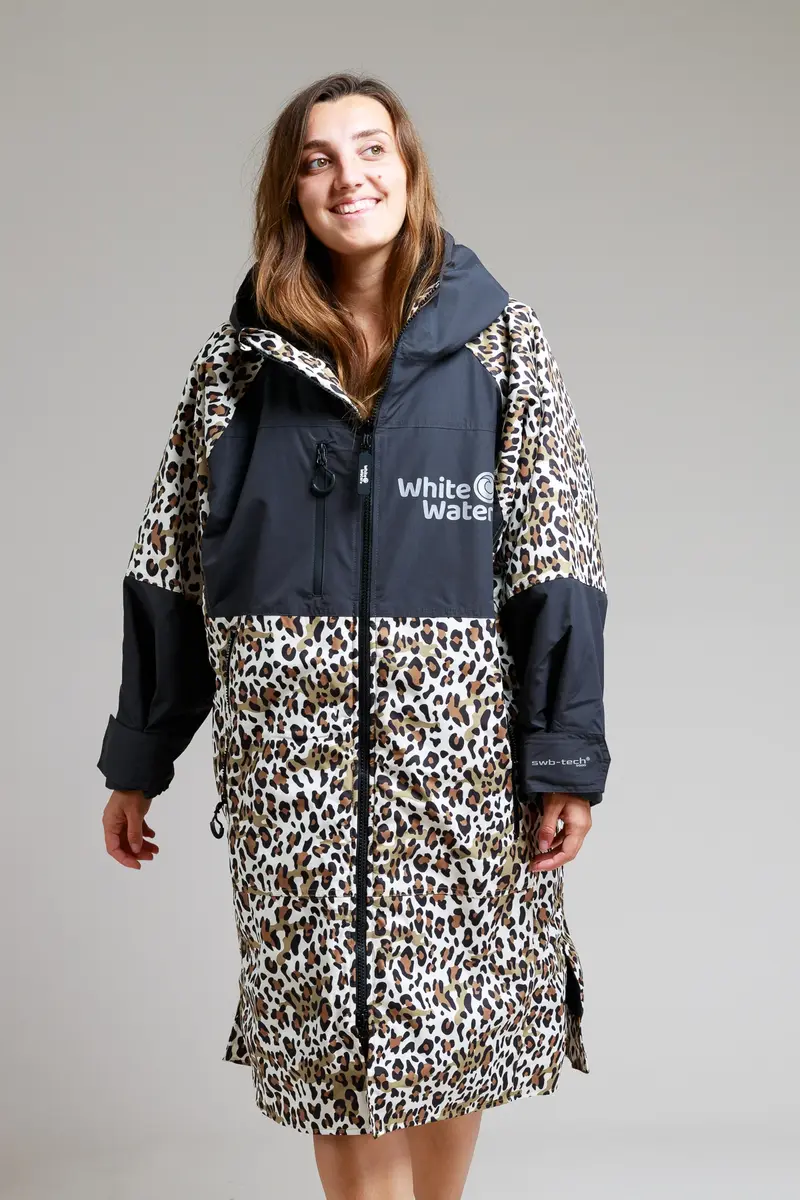Surf Poncho - Gassi Mantel - Outdoor Mantel, Leopard Design in Größe S