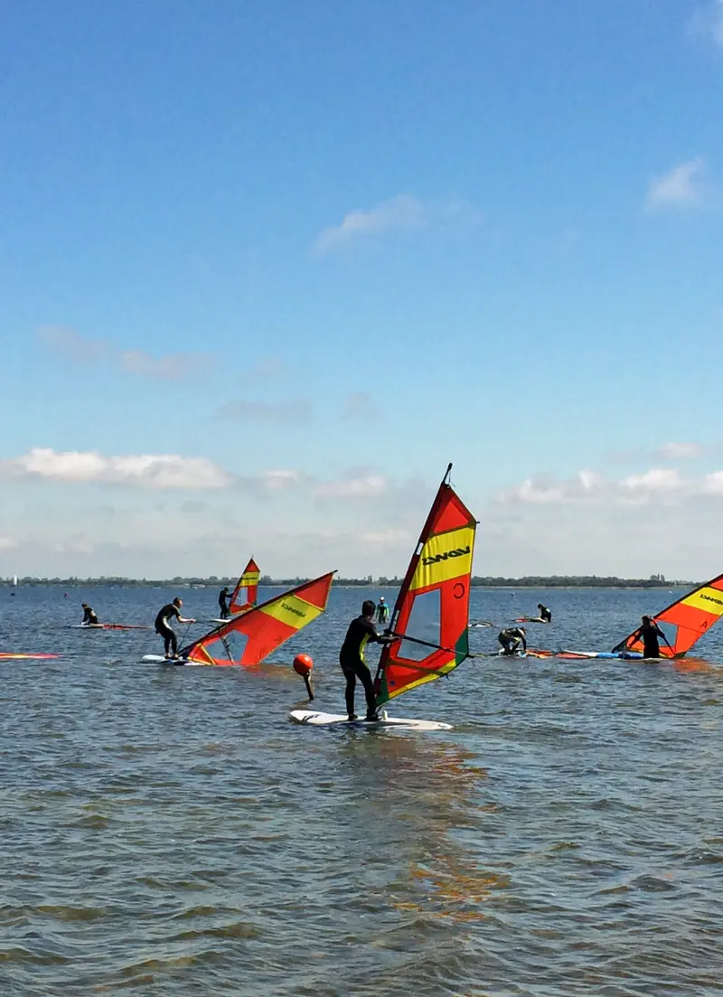 Surfkurs Windsurfkurs — Einsteiger & Saisonsurfer