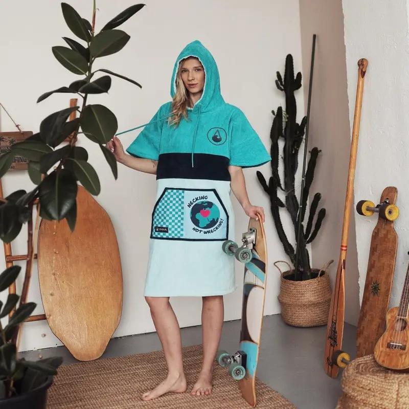 Wave Hawaii Poncho Cotillo